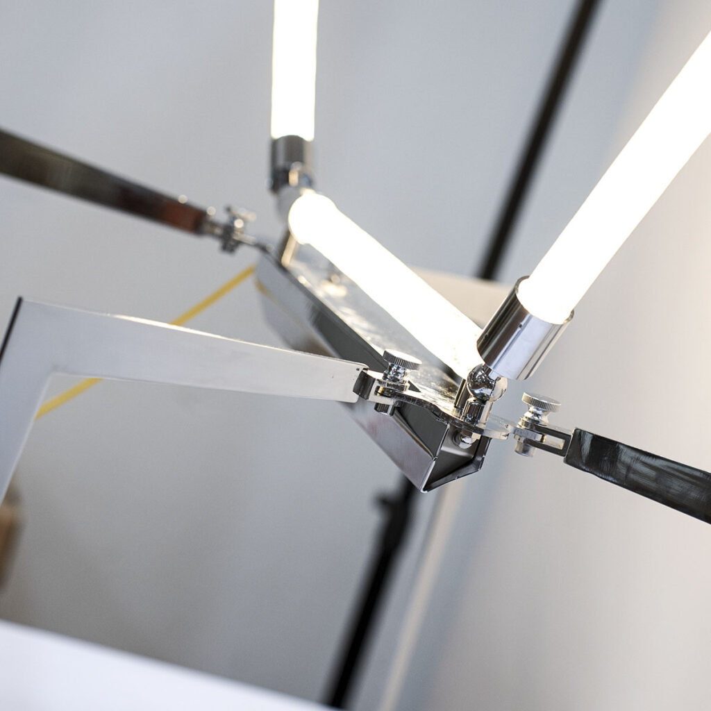 Stick Insect lampada di design proposta alla Milano design Week